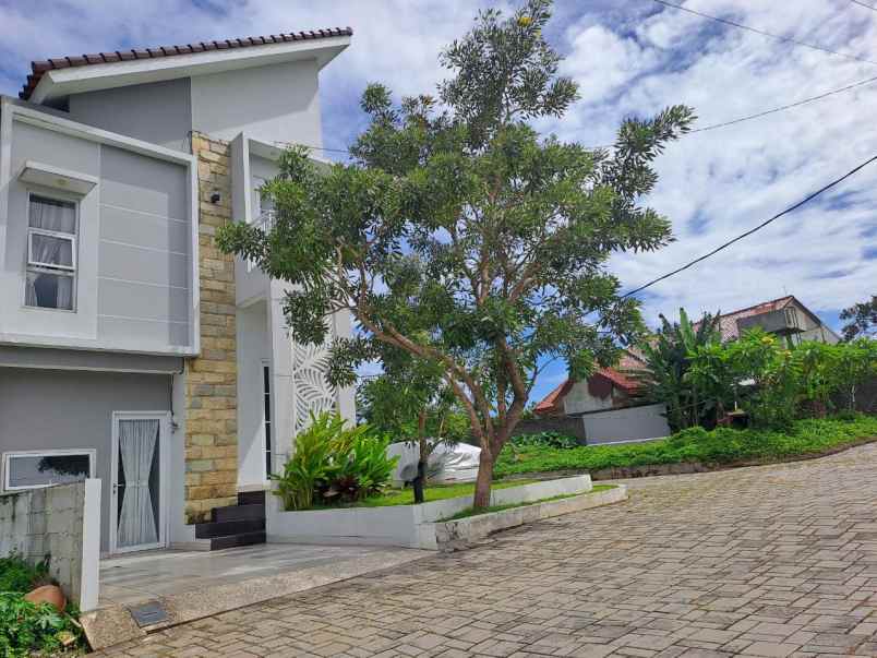 dijual rumah jalan kramat asem no 36b