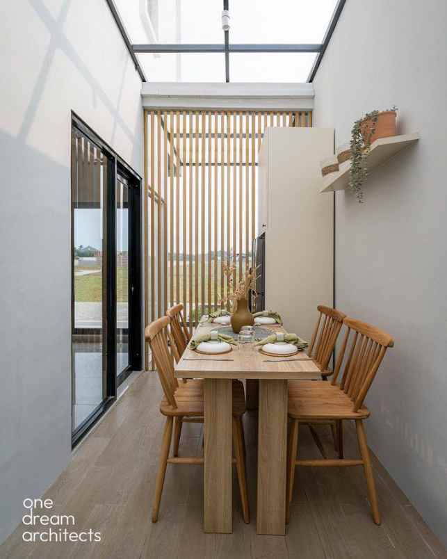 dijual rumah jalan lingkar selatan suradita