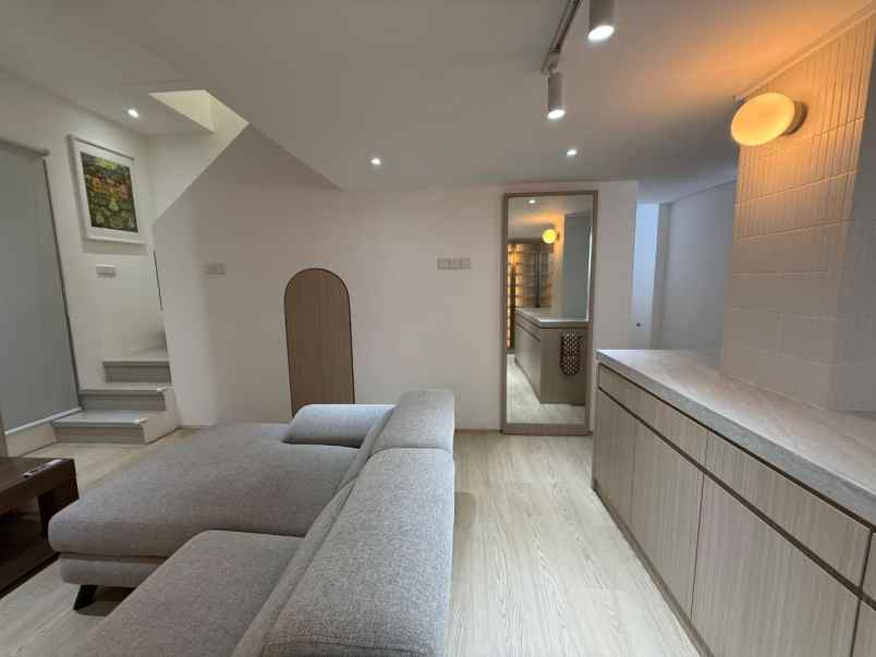 dijual rumah jalan northwest central