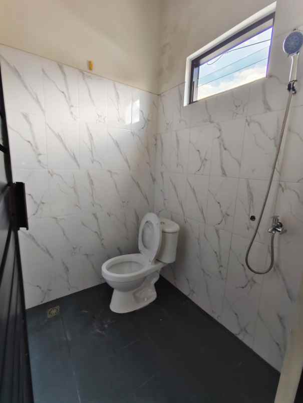 dijual rumah jalan pelabuhan ketapang