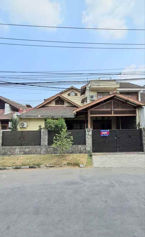 dijual rumah jalan pratista raya no 56
