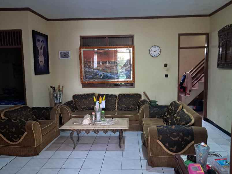 dijual rumah jalan pratista raya no 56