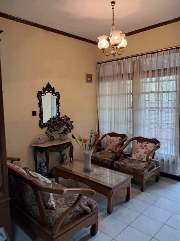 dijual rumah jalan pratista raya no 56