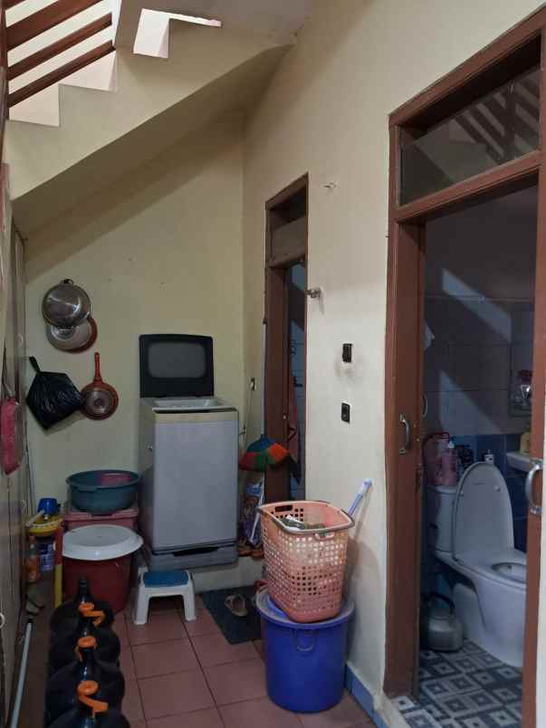 dijual rumah jalan pratista raya no 56