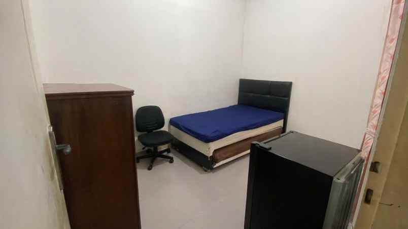 dijual rumah jalan raya gunung cireundeu