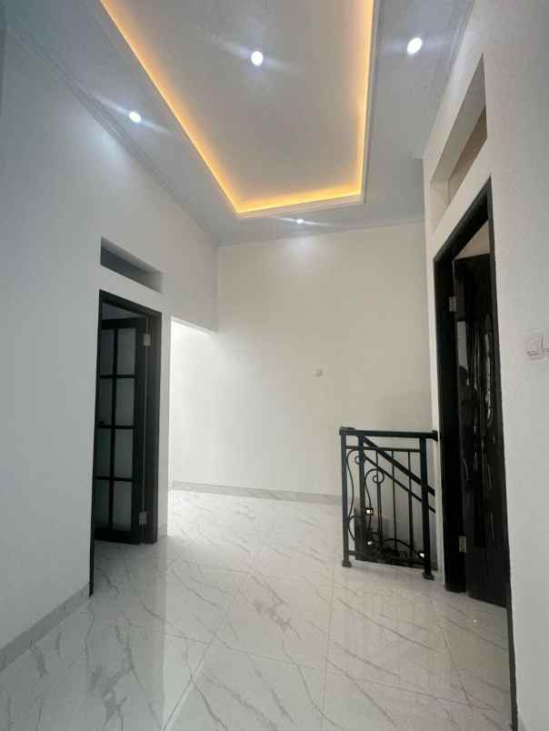 dijual rumah jalan raya jagakarsa