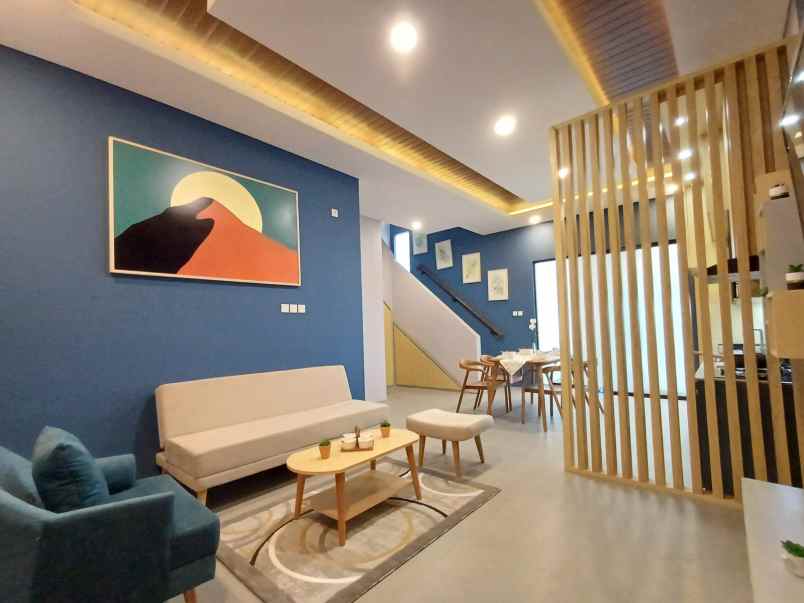 dijual rumah jenengan raya