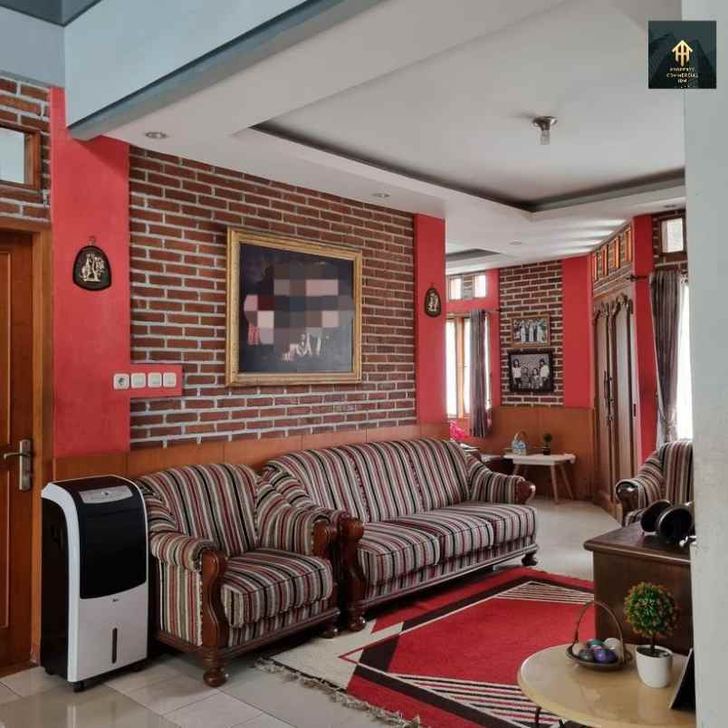 dijual rumah jl antapani