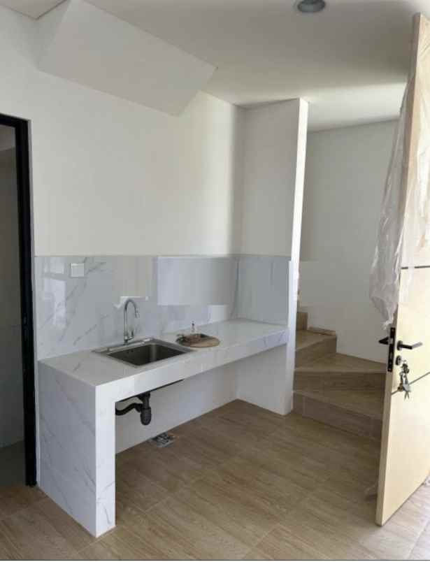 dijual rumah jl cendana icon estate 5