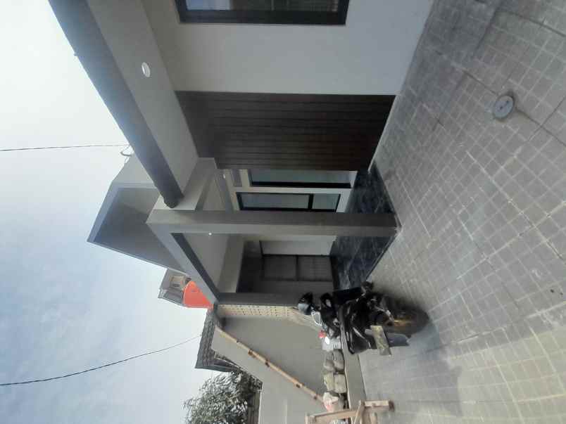 dijual rumah jl cibaduyut