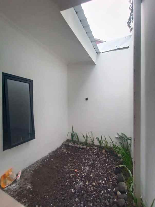 dijual rumah jl kebon agung