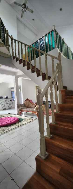 dijual rumah jl kerinci blok j no 335