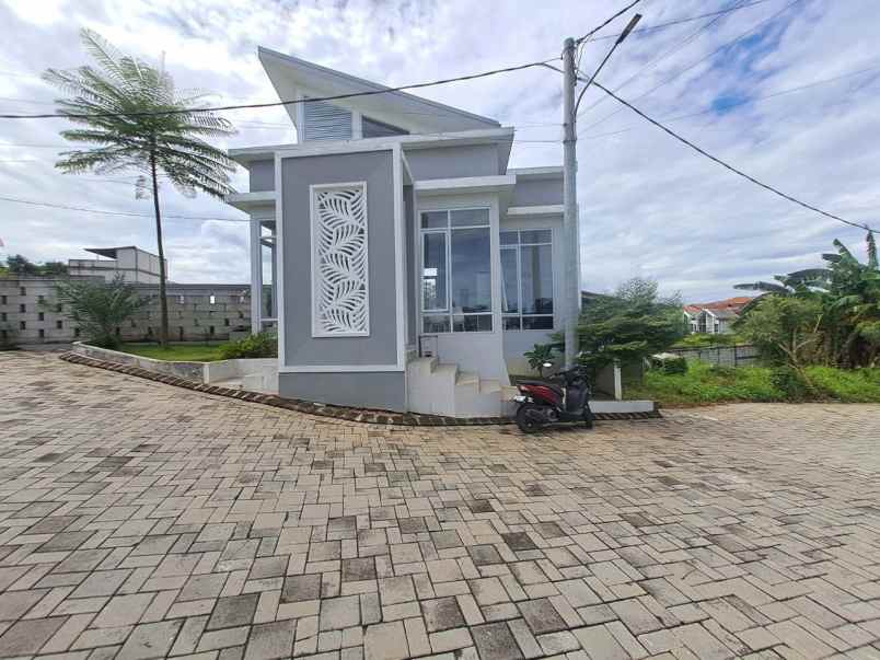 dijual rumah jl kramat asem no 36b