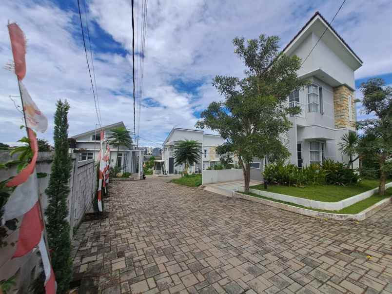 dijual rumah jl kramat asem no 36b