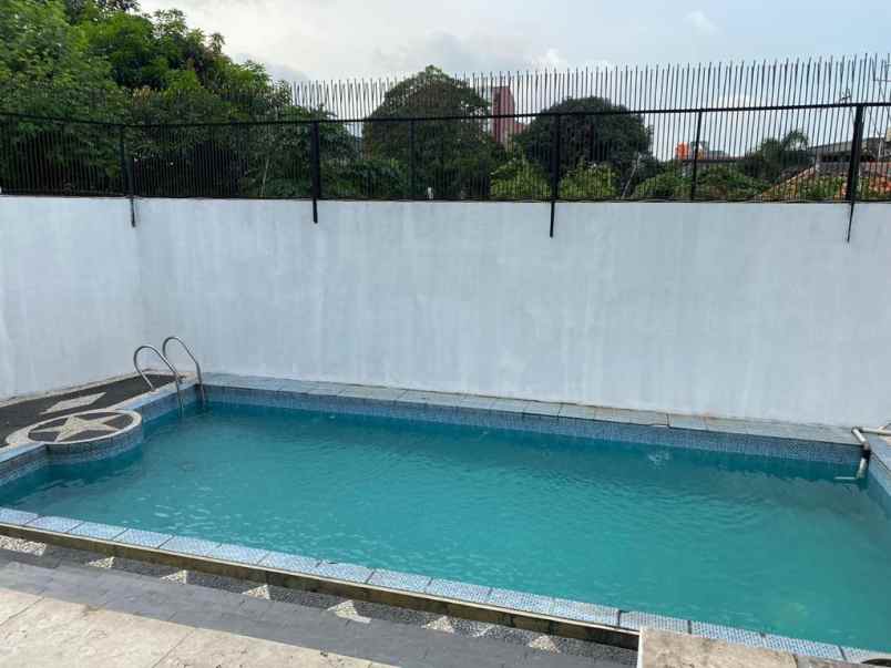 dijual rumah jl kranat