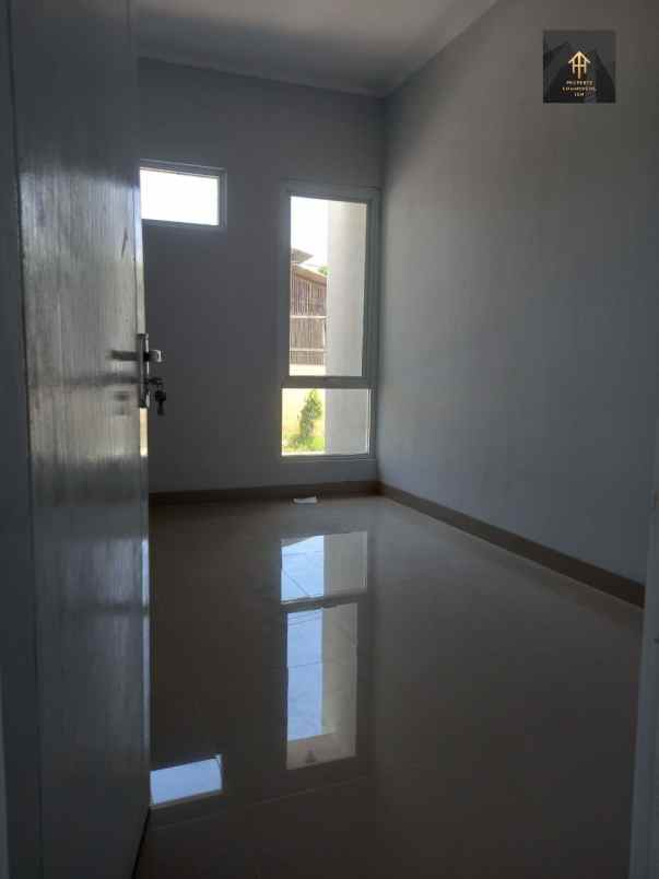 dijual rumah jl padalarang