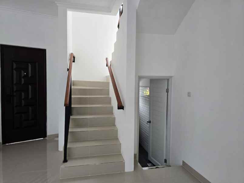 dijual rumah jl pagedangan