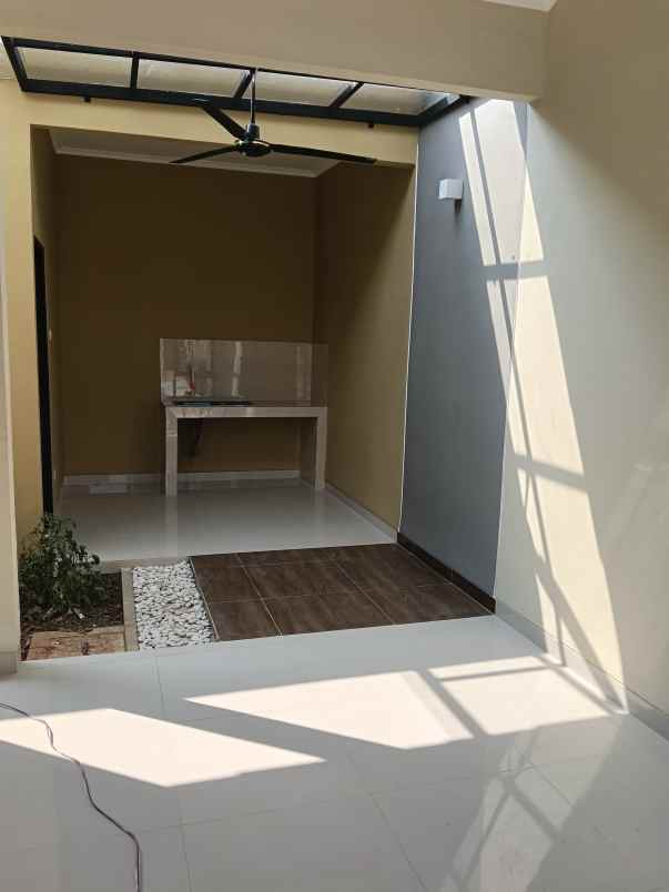 dijual rumah jl pasir randu serang
