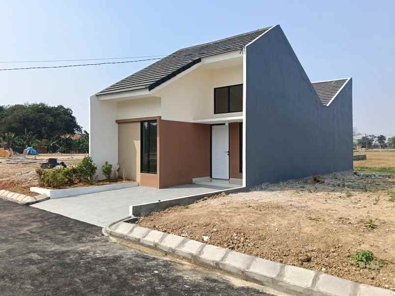 dijual rumah jl pasir randu serang