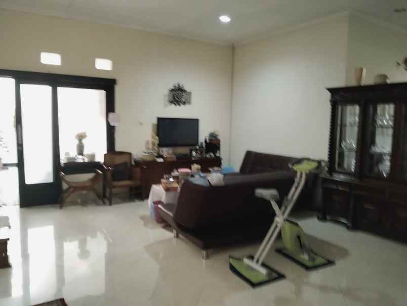 dijual rumah jl rajamantri tengah no 14