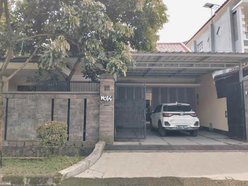 dijual rumah jl rajamantri tengah no 14