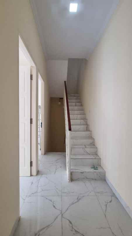 dijual rumah jl rangkapan jaya baru