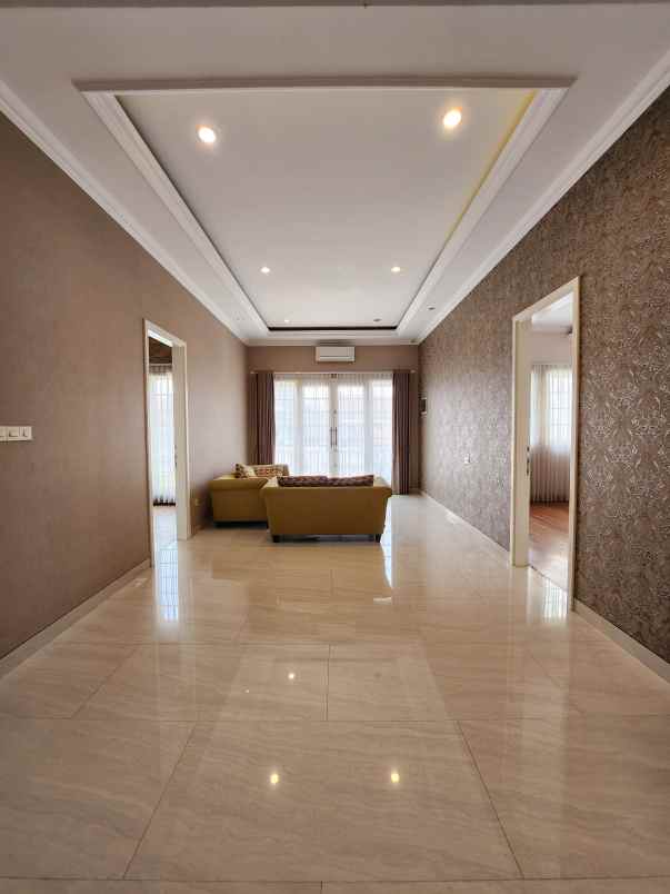 dijual rumah jl raya komplek cempaka