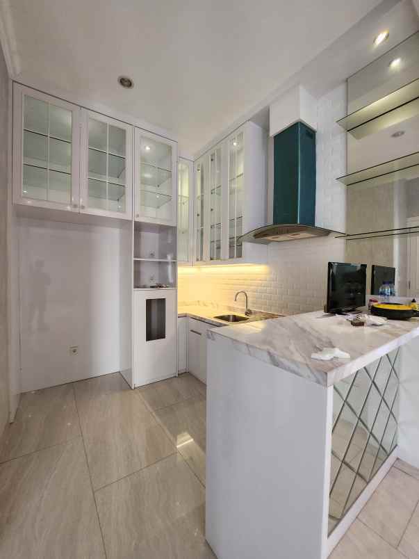 dijual rumah jl raya komplek cempaka