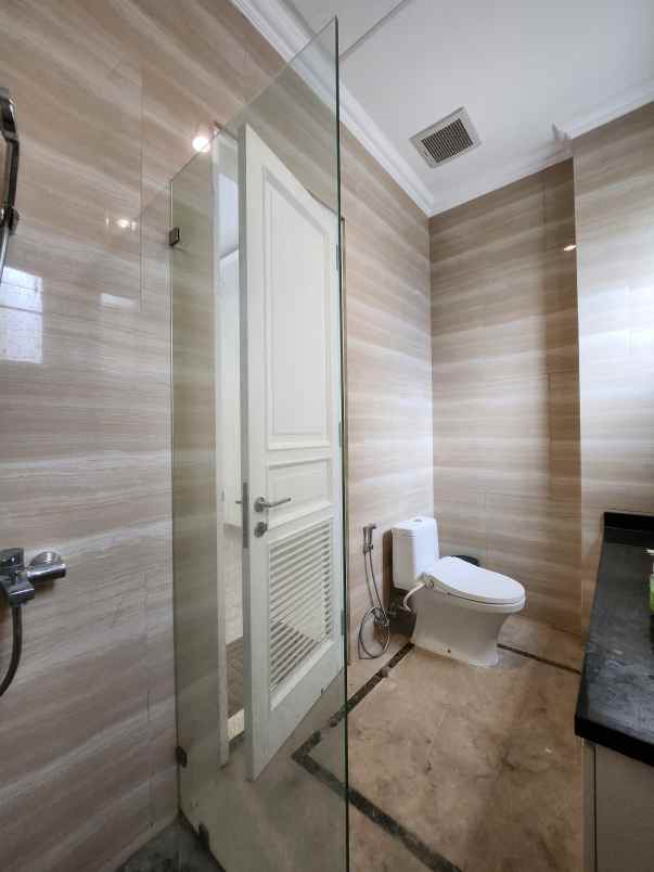 dijual rumah jl raya komplek cempaka