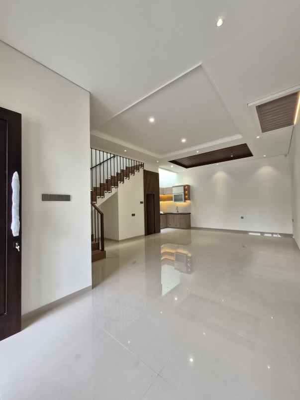 dijual rumah jl raya komplek rawamangun