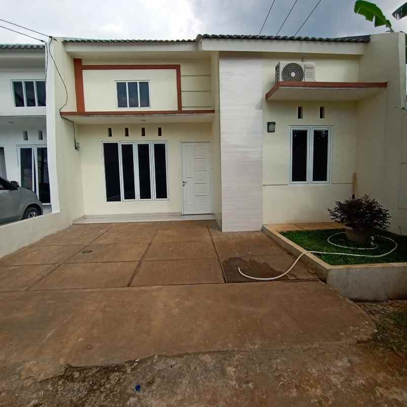 dijual rumah jl serua raya bojongsari