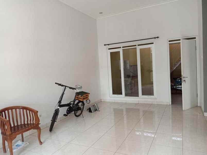 dijual rumah jl sindanglaya arcamanik