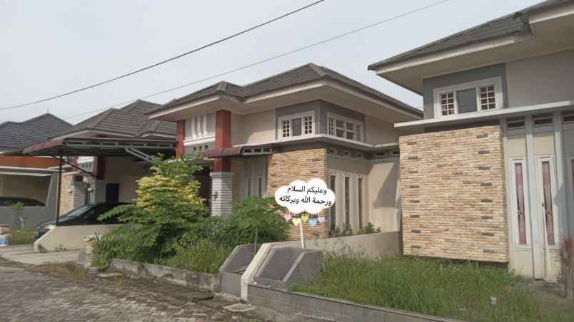 dijual rumah jl subrantas