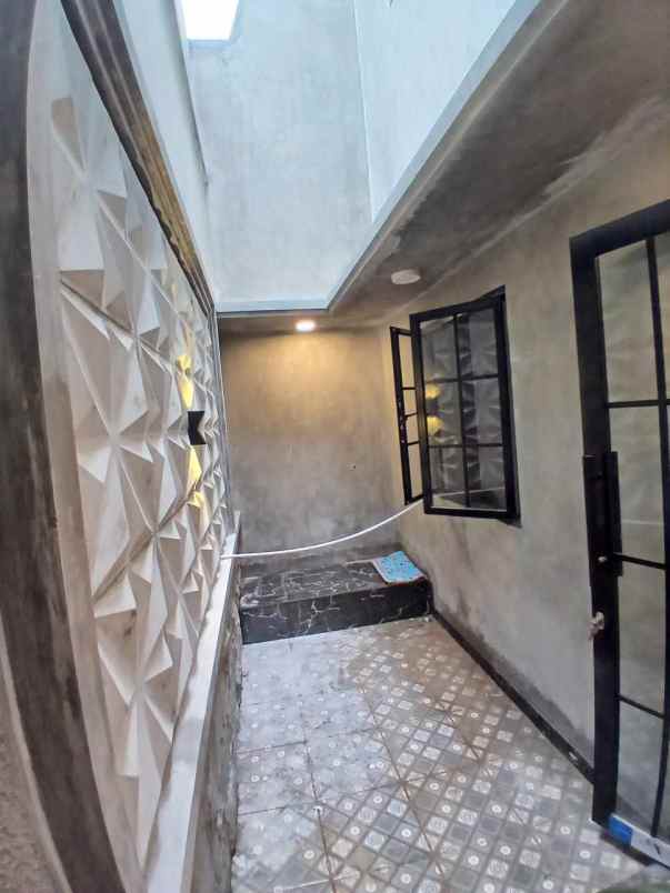 dijual rumah kali mulya