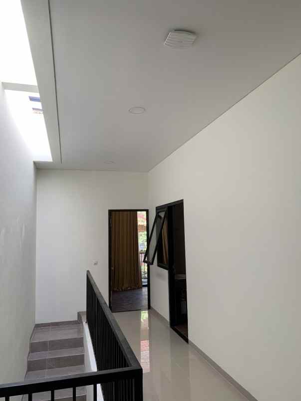 dijual rumah kalijudan