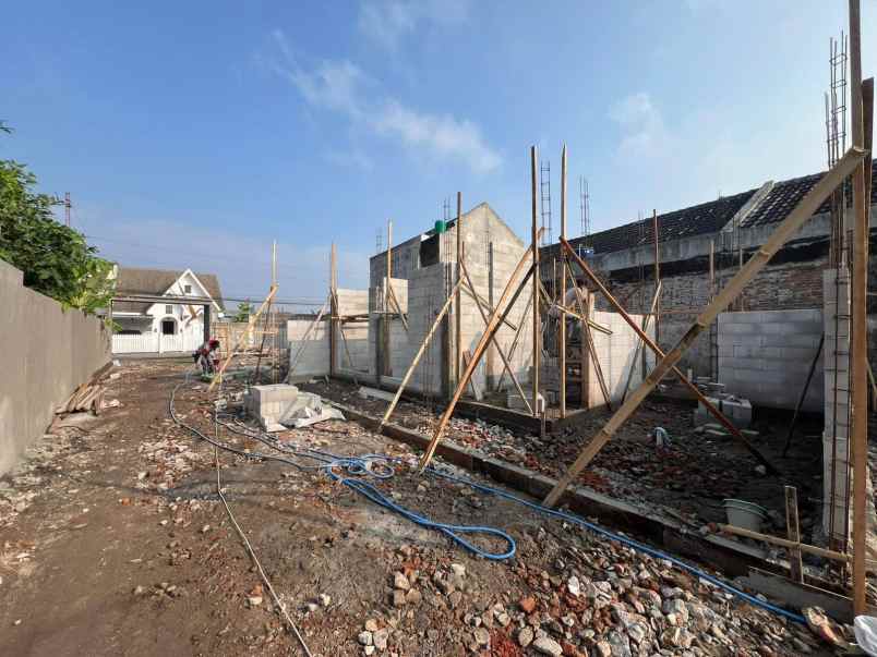 dijual rumah kalitirto berbah sleman