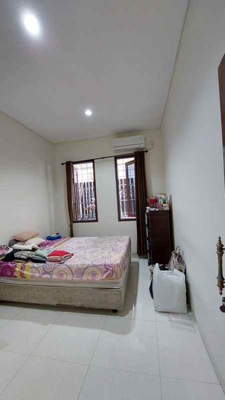 dijual rumah karang asem