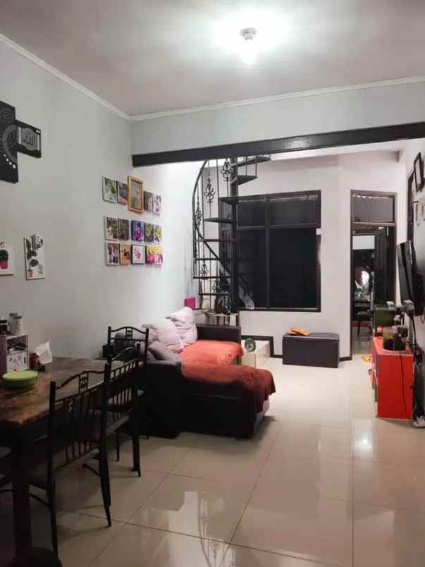 dijual rumah kawaluyaan