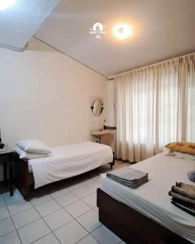 dijual rumah kebayoran baru