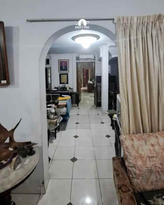 dijual rumah kebayoran baru