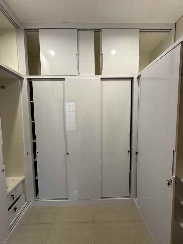 dijual rumah kelapa lilin kelapa gading