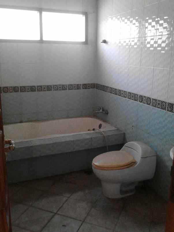 dijual rumah kemang timur