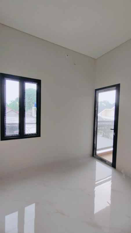 dijual rumah komplek bukit nusa indah