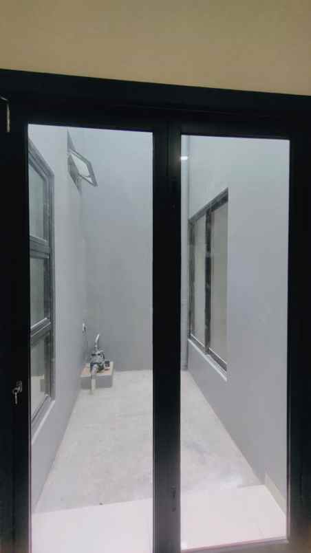 dijual rumah komplek bukit nusa indah