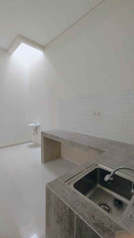 dijual rumah komplek bukit nusa indah