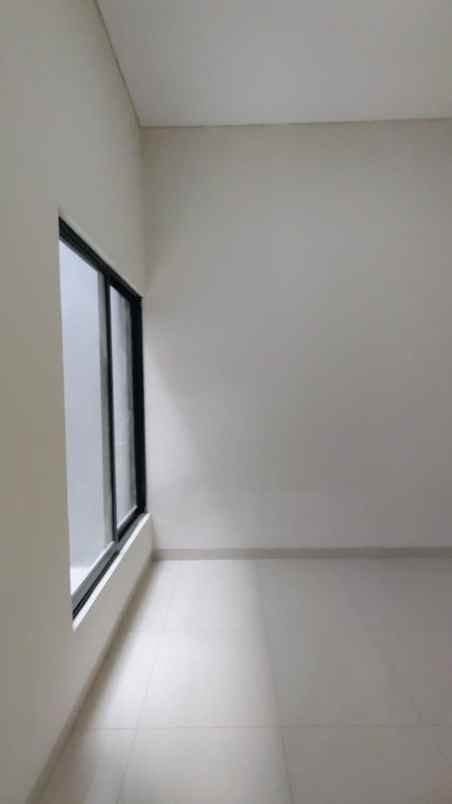 dijual rumah komplek bukit nusa indah