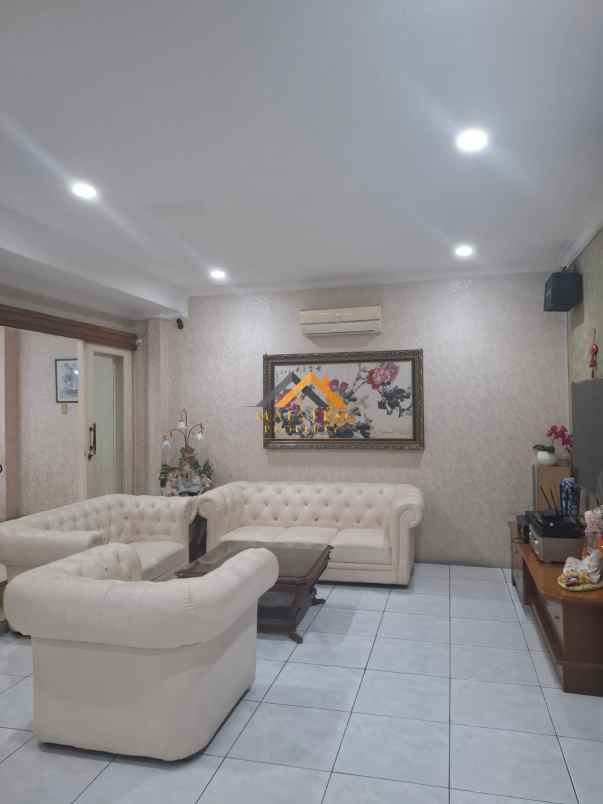 dijual rumah komplek cemara asri jalan