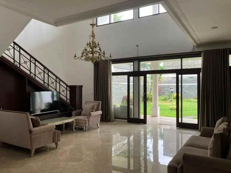 dijual rumah komplek cipaku setiabudhi
