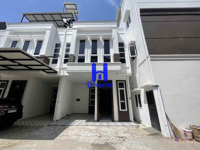 dijual rumah komplek icon estate jalan