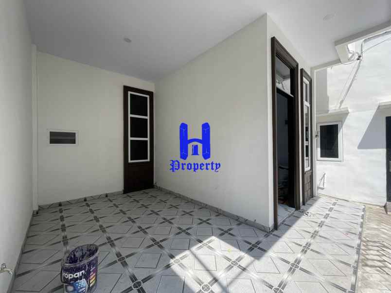 dijual rumah komplek icon estate jalan